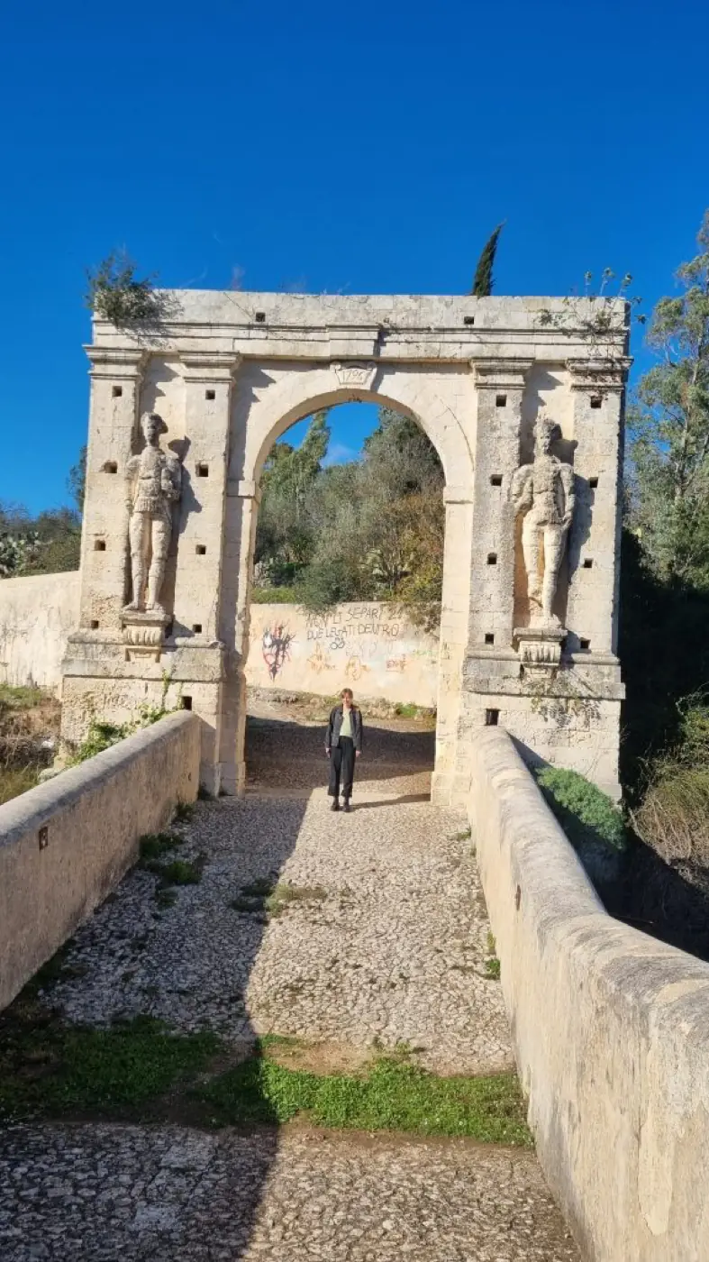 Bottega Tommasso — residency — November 2024 — Canicattini Bagni, Sicily, Italy — with Anto Metzger, Célia Joumard, Izabele Sukaite, Ludovic Lalliat… — photo 7 of 32 — Distance Press