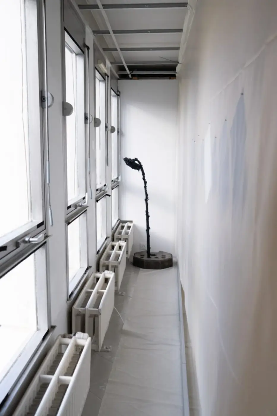 Pro šešėlius — résidence — septembre 2024 — Mézin, Nouvelle-aquitaine, France — avec Aiste Marija Stankevičiūtė, Amentia Siard Brochard, Arslane Smirnov, Faustine Duval… — photo 47 sur 49 — Distance Press