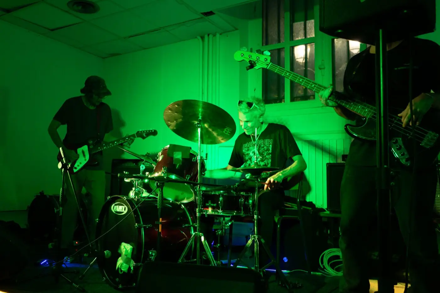 More than nowhere – Soirée de sortie — événement — 13-14 septembre 2025 — Paris, France — avec Alanas Gurinas & Sholto Dobie, Gaston Pelouse, Générique mardi et Yippie's quest, Jenya Kukoverov… — photo 18 sur 23 — Distance Press